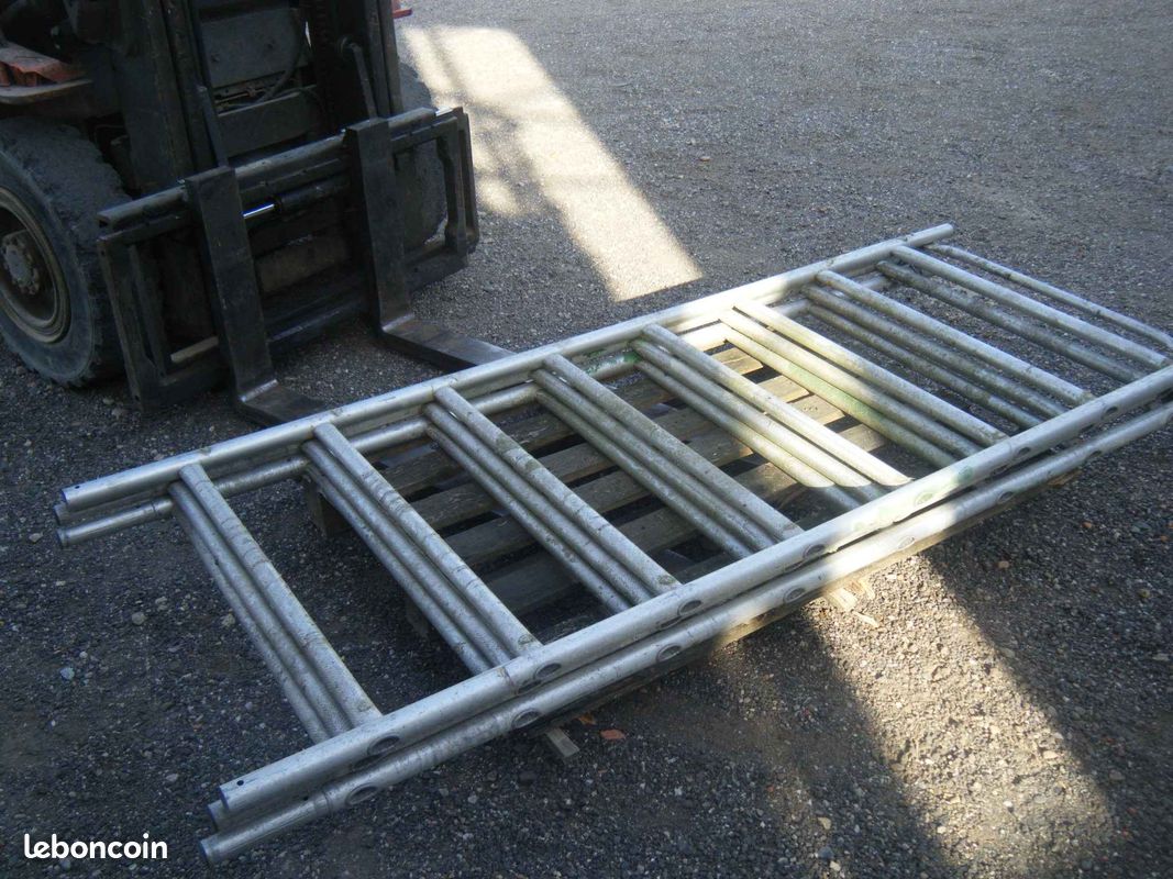 Pièces échafaudages de marques diverses.... (image 2)