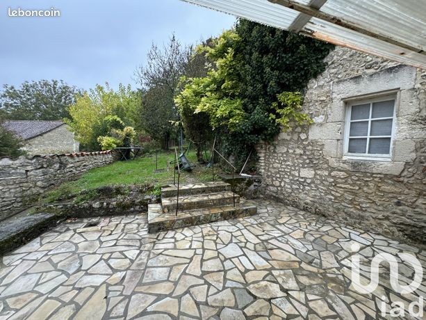Immeuble 127 m² Ronsenac