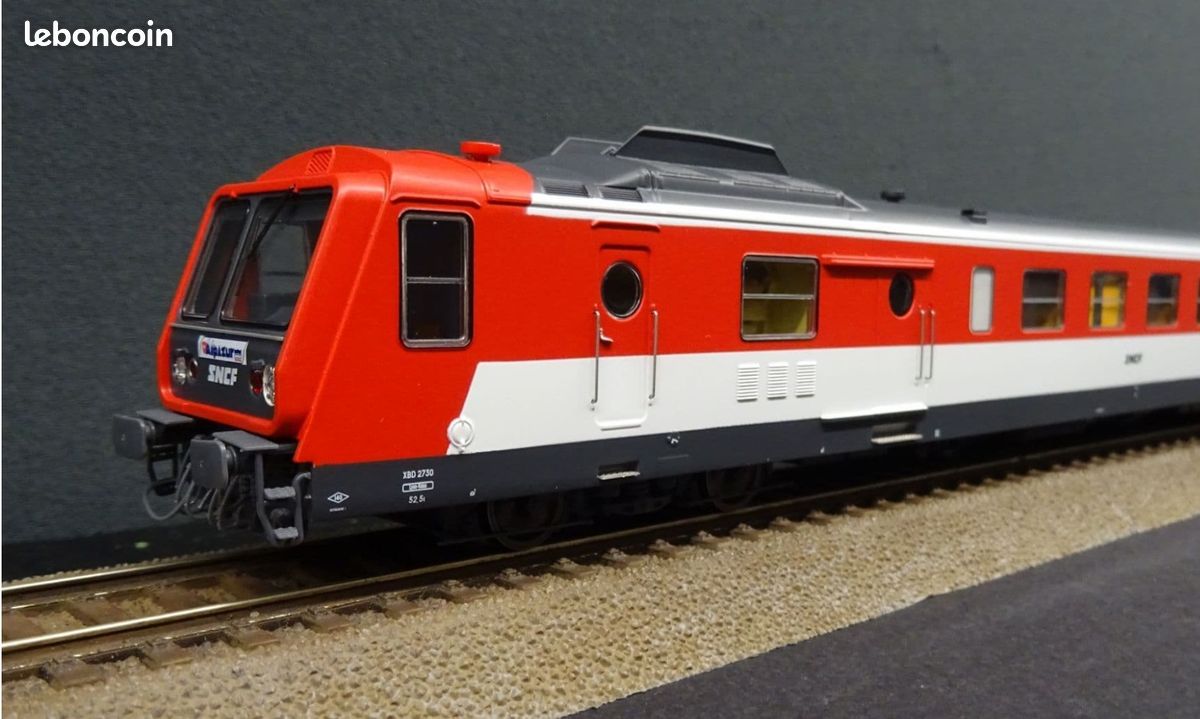 Autorail X 2828 Ree Modèles MB161 - HO 1/87 - Époque III - Rouge & Crème - Neuf