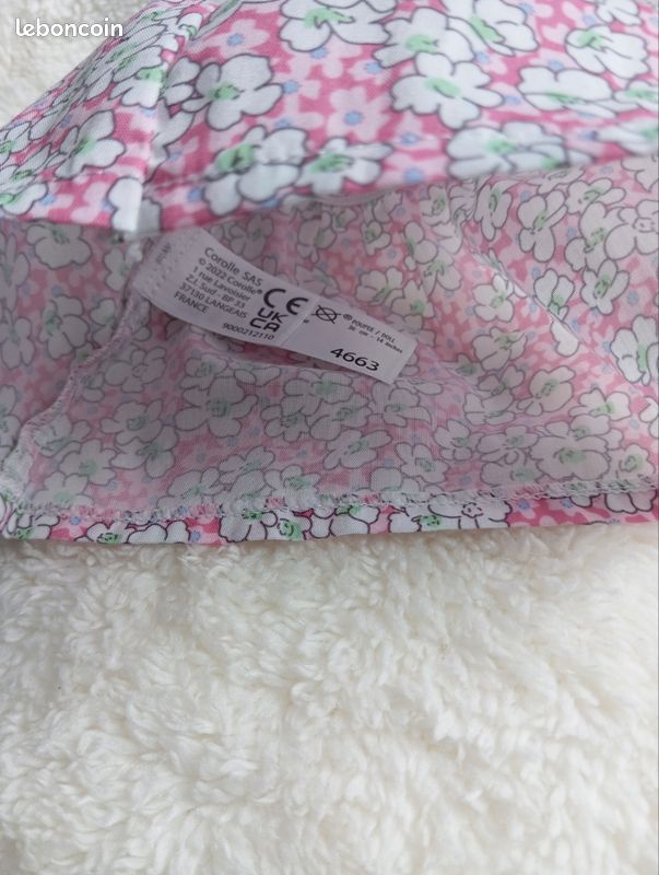 Lot de 2 T-shirts blanc et rose pour poupée Ma Corolle 36 cm - Corolle pas cher Lot de 2 T-shirts blanc et rose pour poupée Ma Corolle 36 cm - Corolle pas cher