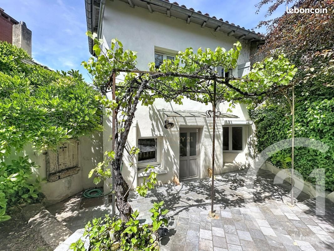 Maison 6 pièces 174 m² · à Charly · 174 m² · 595 000 €