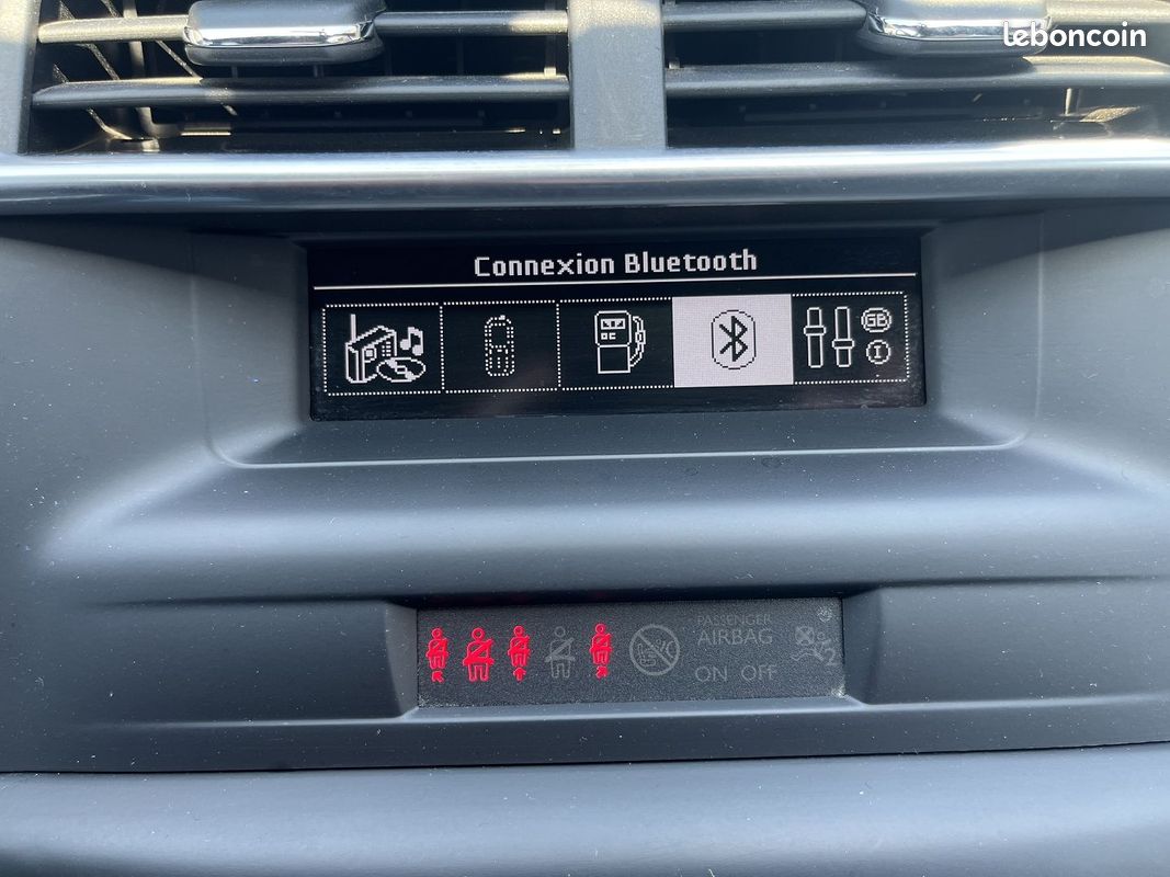 Citroen DS4 1.6 E-HDI115 AIRDREAM CHIC (image 13)