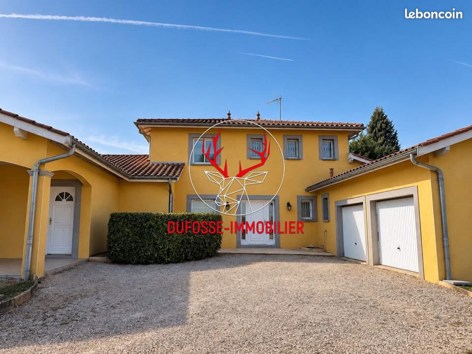 Maison 6 pièces 197 m² · à Chuzelles · 197 m² · 630 000 €