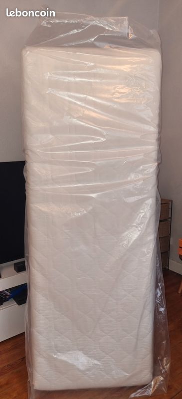 Matelas 70x190 23cm Ferme Mémoire de Forme Poli latex comme neuf (image 1)