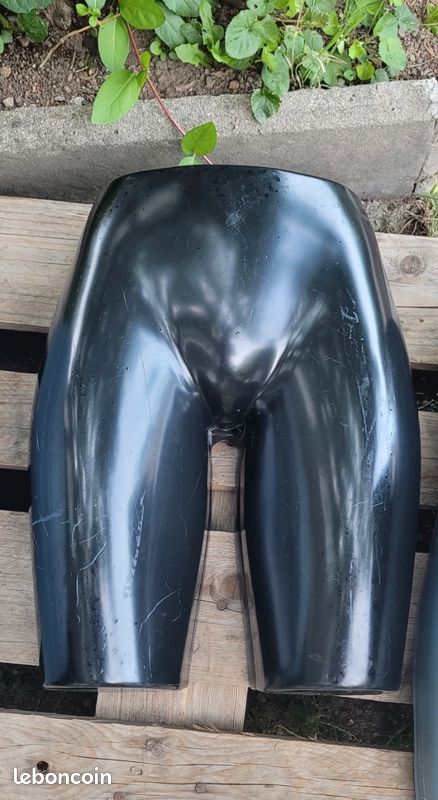 Bas mannequin jambes enfant noir – vitrine / présentation (image 1)