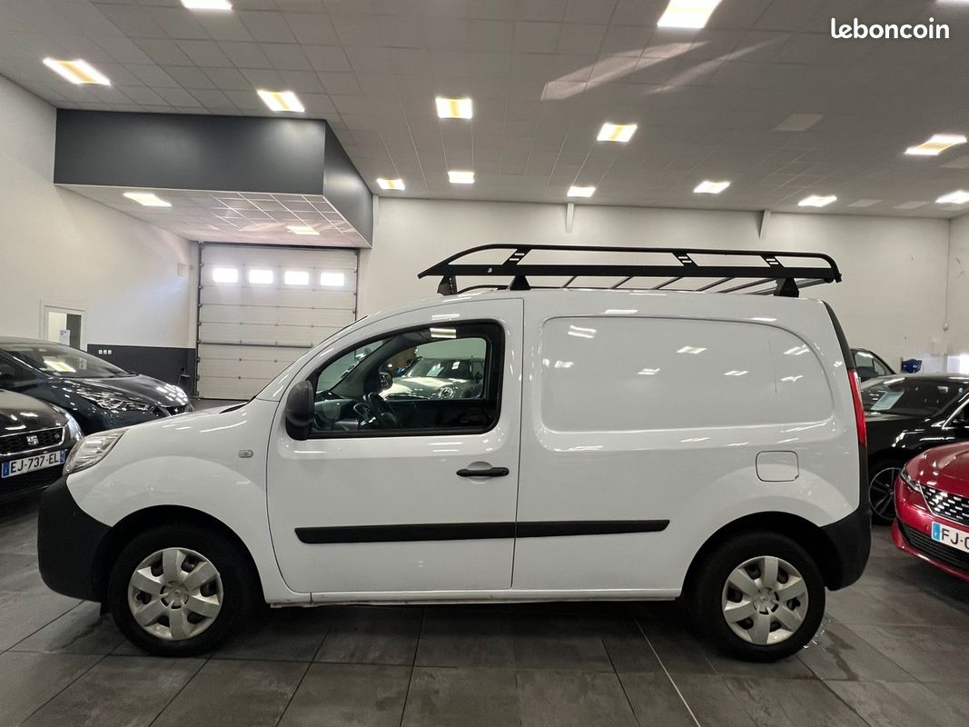 RENAULT Kangoo 1.5 BLEU DCI 95 CH TVA RECUPERABLE / Financement possible (image 6)