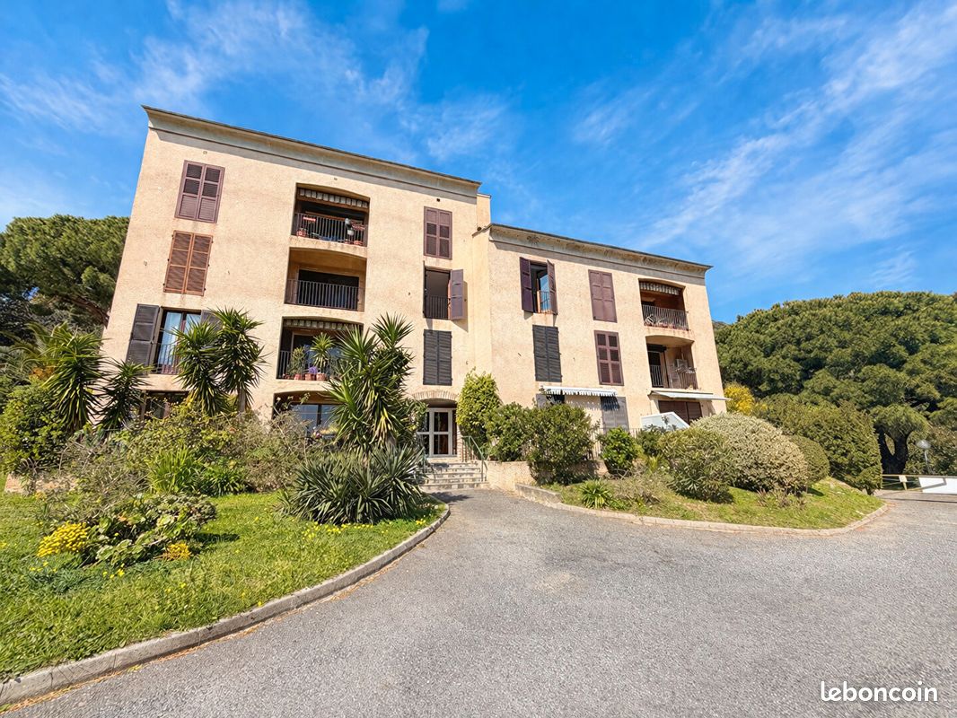Appartement 3 pièces 99 m² · à Bastia · 99 m² · 250 000 €