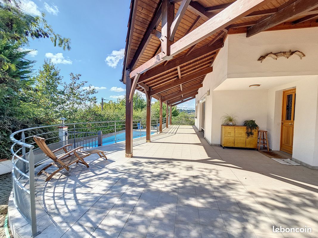 Maison 5 pièces 160 m² · à Bon-Encontre · 160 m² · 1 250 €