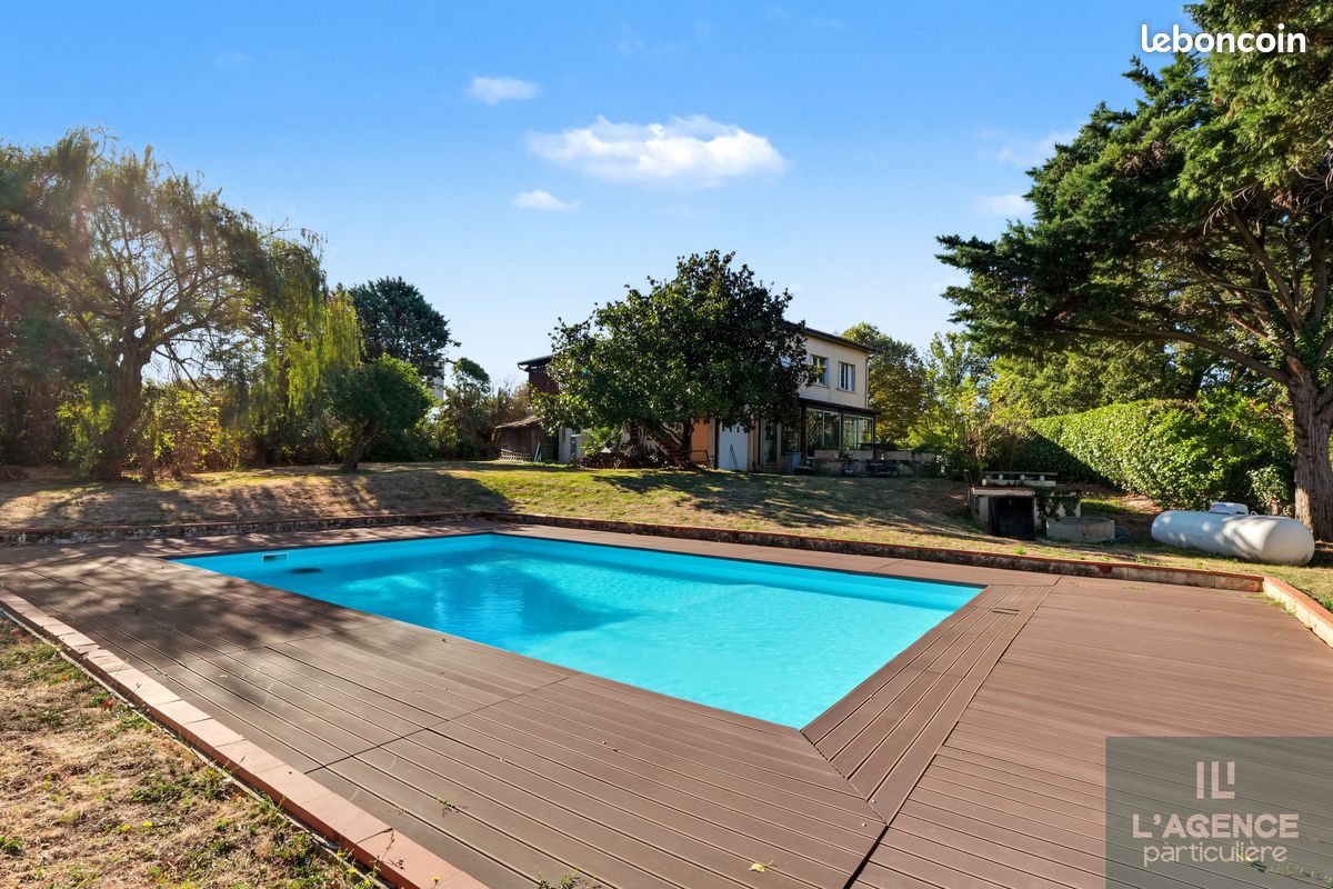 Maison 10 pièces 246 m² · à Mervilla · 246 m² · 599 000 €