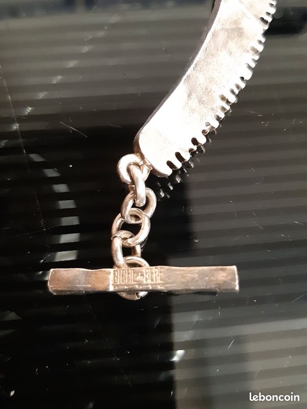 Collier Mi-long En étain Argenté – Biche De Bere – Modèle N°14, 54 Cm, état Très Correct