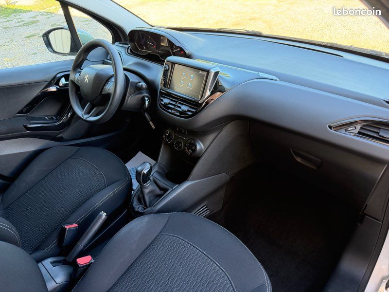 Peugeot 208 1.6 BlueHdi 75 Garantie Clim GPS Kit Distribution OK (image 7)