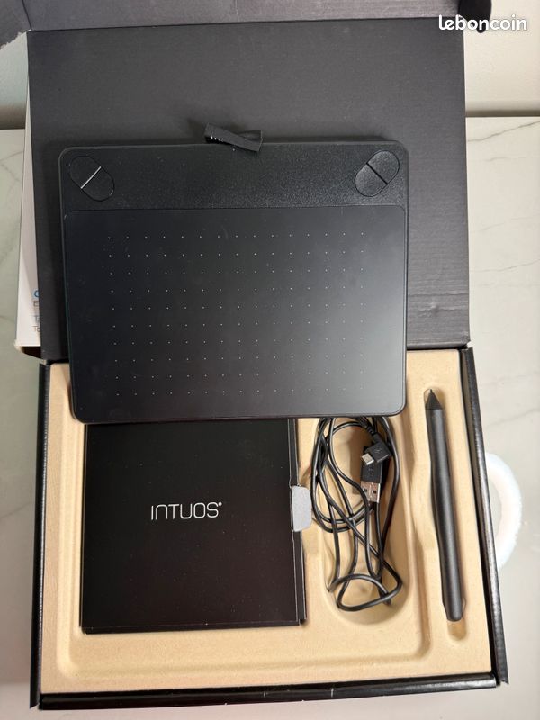 Tablette graphique Intuos Art Wacom + stylet (image 2)