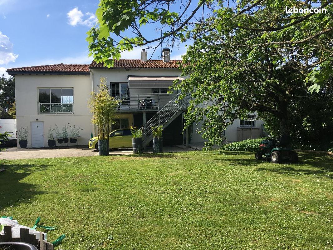 Maison 8 pièces 205 m² · à Saint-Pierre-la-Noue · 205 m² · 378 000 €