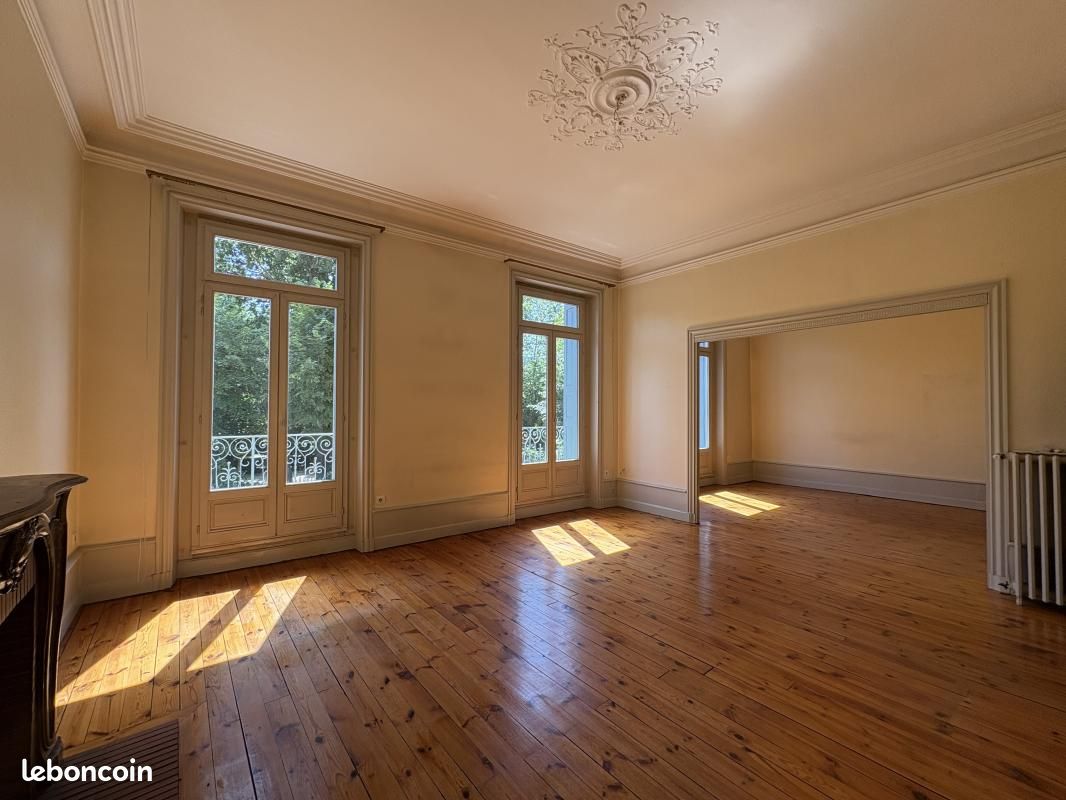 Appartement 4 pièces 159 m² · à Le Puy-en-Velay · 159 m² · 915 €