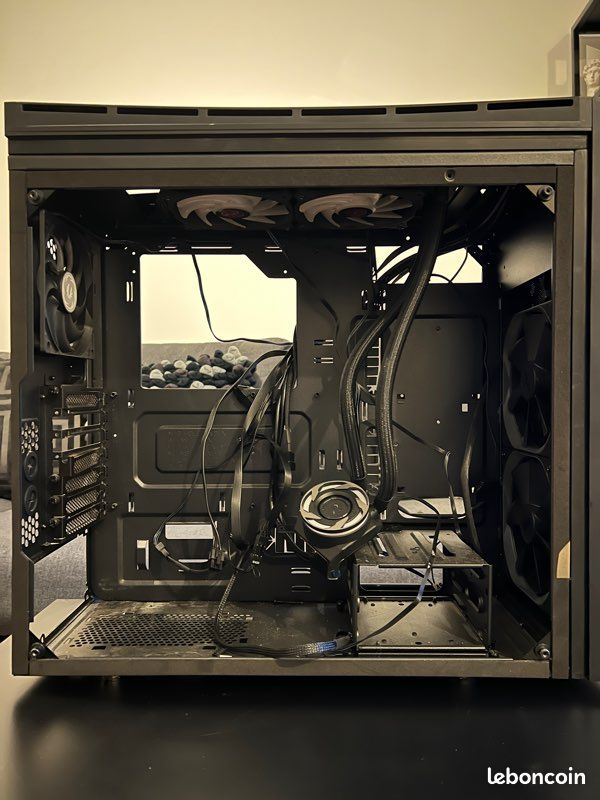 Boitier PC / 5 ventilateurs & watercooling (image 1)