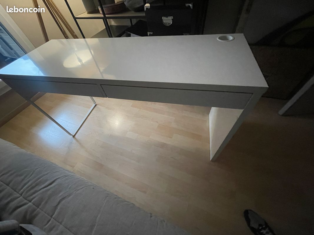 Bureau blanc (image 1)