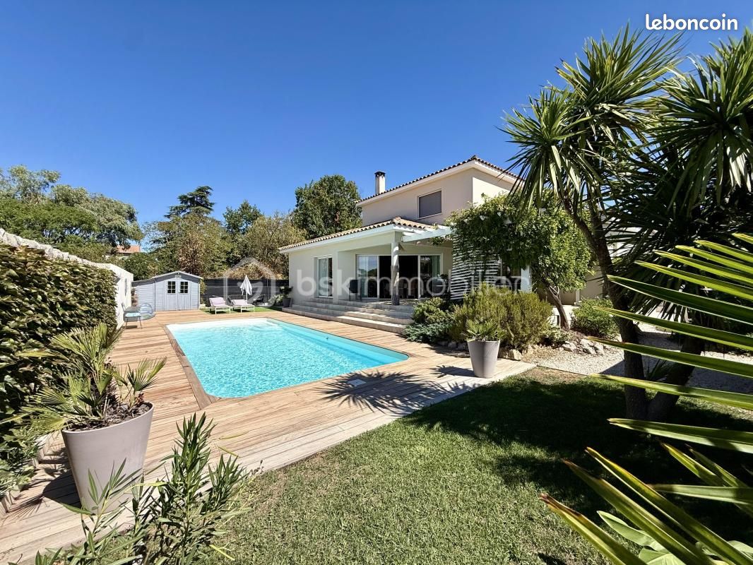 Maison 6 pièces 162 m² · à Fabrègues · 162 m² · 640 000 €