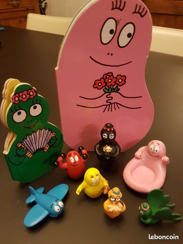 Lot 7 figurines barbapapa + 2 livres (image 1)