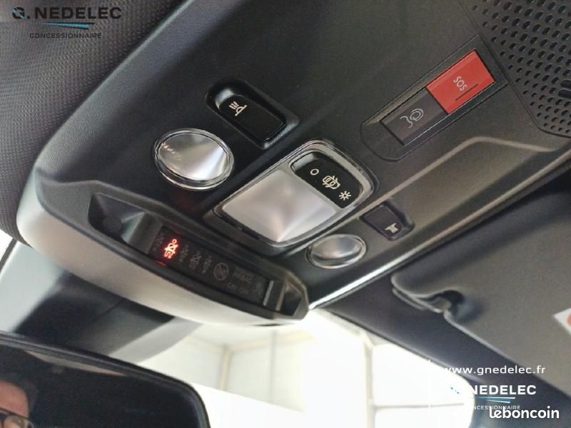 Peugeot 2008 1.2 PureTech 100ch S&S Allure (image 19)
