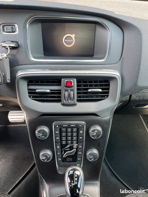 V40 r-design 2l 120 / boite auto / + options / 2019 (image 5)
