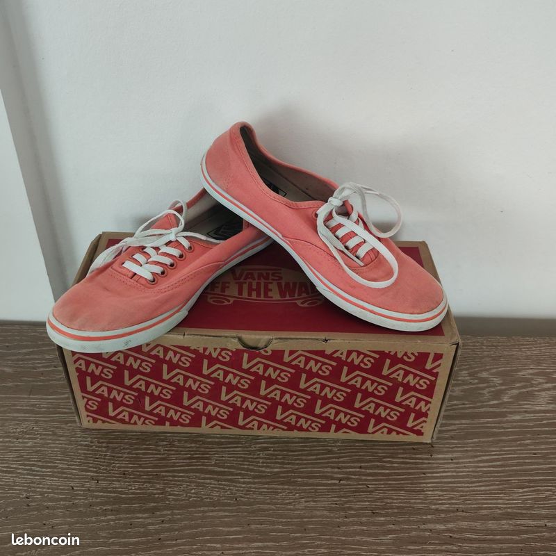 Vans Shop Comme Des GarÃ§ons Vans Queen Converse Shoes Converse