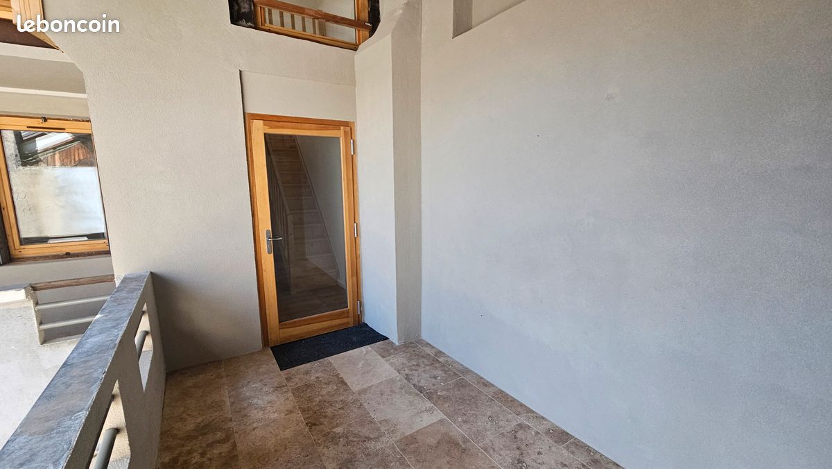 Duplex inversé T3 rénové centre BSM (image 3)