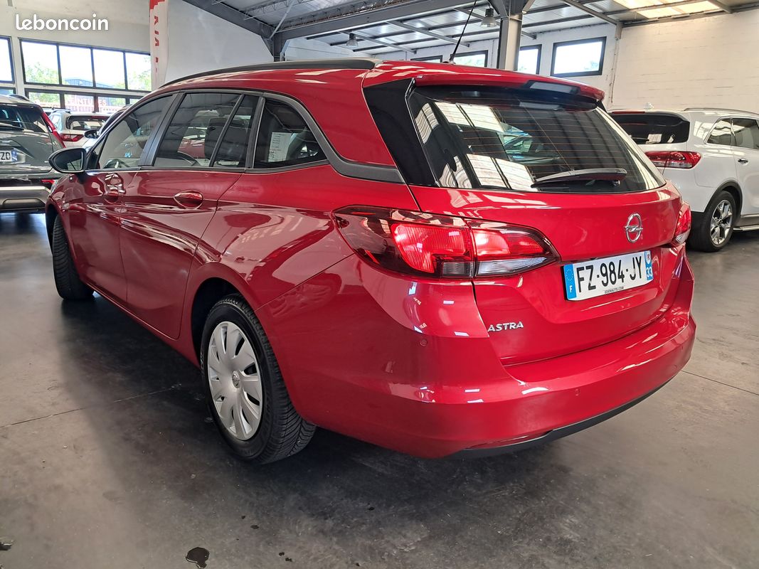 Opel Astra tourer 1.2 ECOTEC TURBO 110 édition faible kms (image 2)