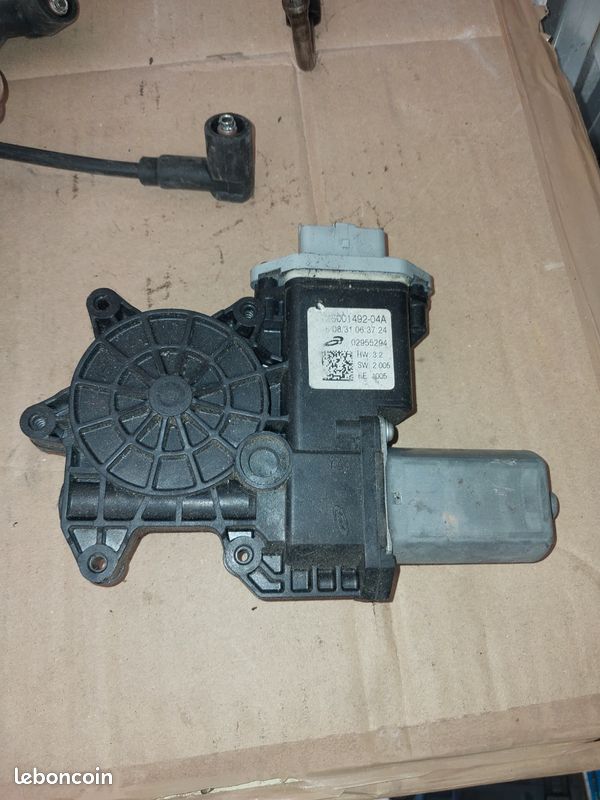 Moteur de vitre gauche trafic 3 (image 1)
