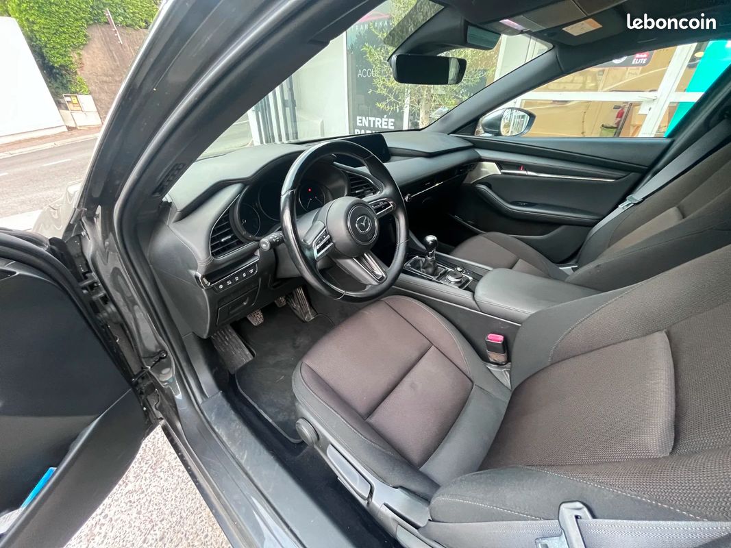 MAZDA MAZDA 3 2.0 Skyactiv-x 180ch AWD Sportline / Suivit Mazda/ Vidange Neuve / Garantie Mazda / Bien Optionné / (image 9)