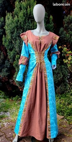 Tenue Médiéval , Moyen âge , Historique (image 2)
