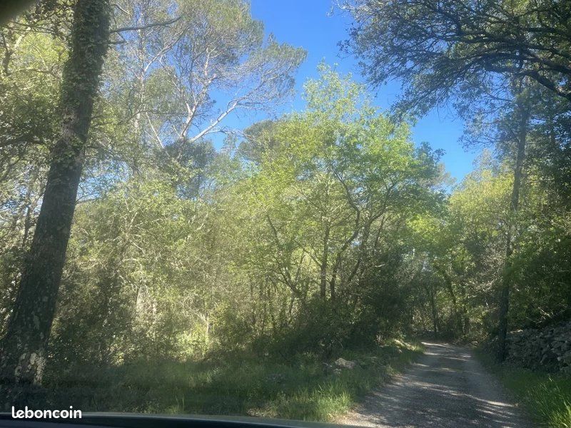 Terrain 3838 m² · à Lorgues · 3 838 m² · 260 000 €