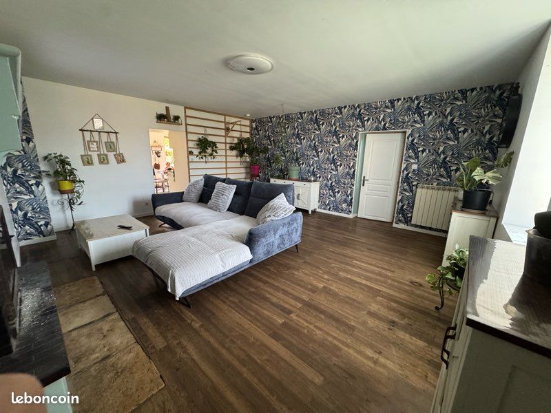 Maison 8 pièces 234 m² · à Saint-Romans-lès-Melle · 234 m² · 255 000 €
