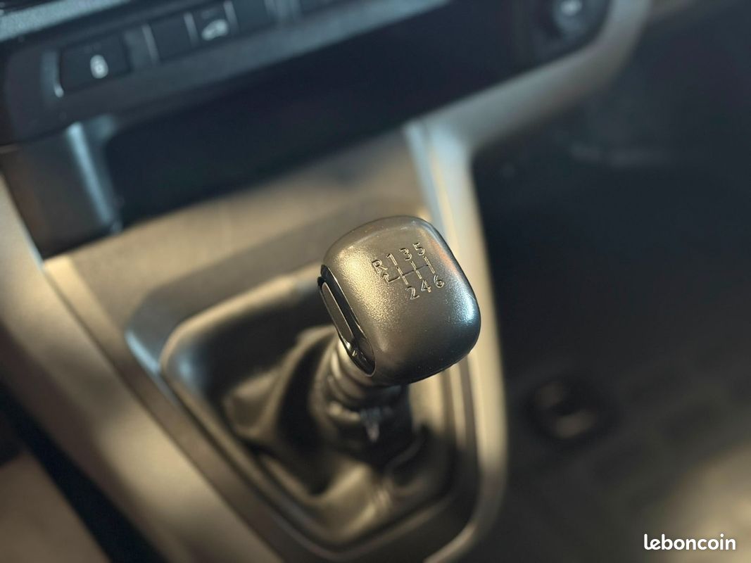 PEUGEOT EXPERT 2.0 145 Blue HDI PREMIUM - Apple CarPlay / Android Auto - Régulateur / Limiteur - Clim - Attelage - (image 21)
