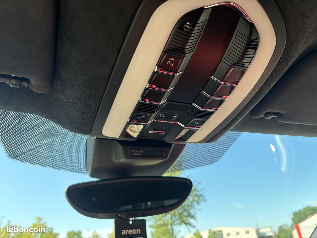 PORSCHE MACAN Turbo 3.6 V6 400 ch PDK avec CARPLAY / AUDIO BOSE / CAMERA (image 19)