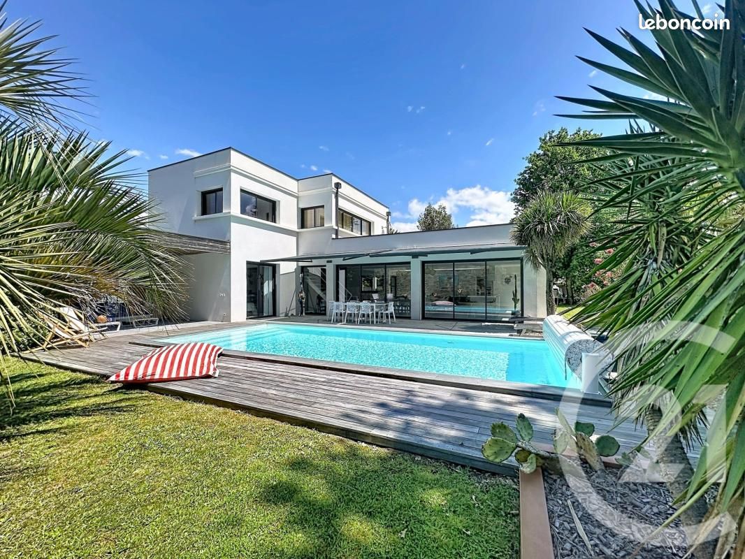 Maison 6 pièces 200 m² · à Gujan-Mestras · 200 m² · 1 300 000 €
