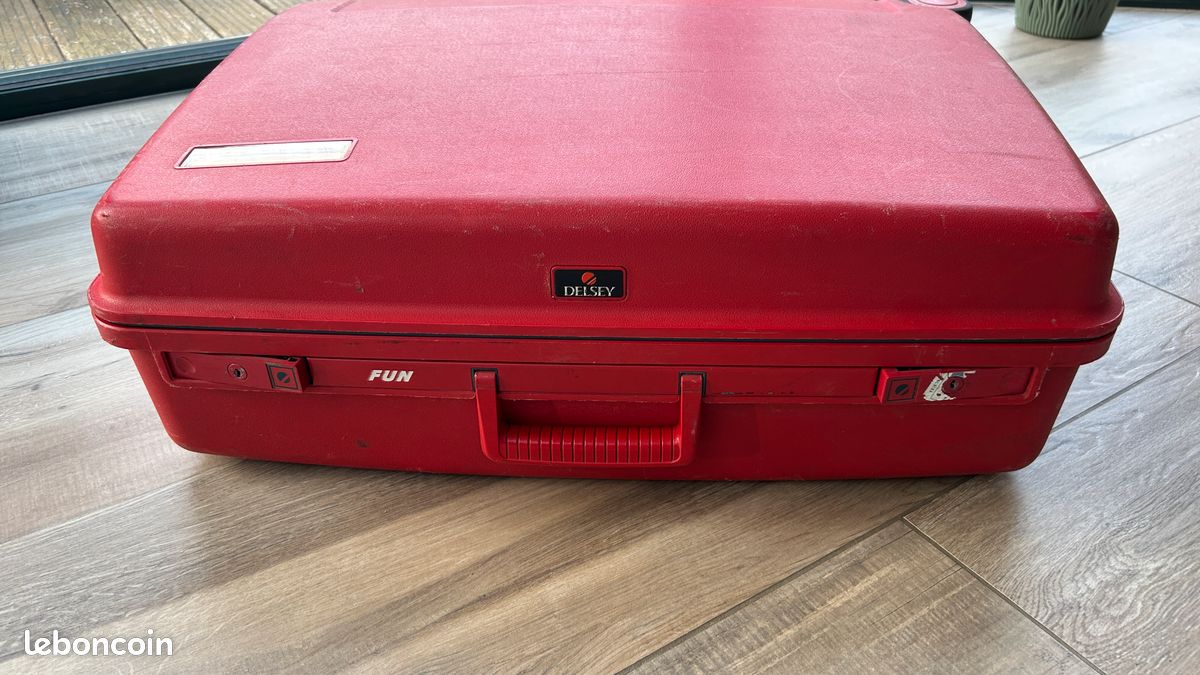 Valise Vintage Delsey Rouge Avec Miroir Et Plateau Organisateur (modèle BE583)