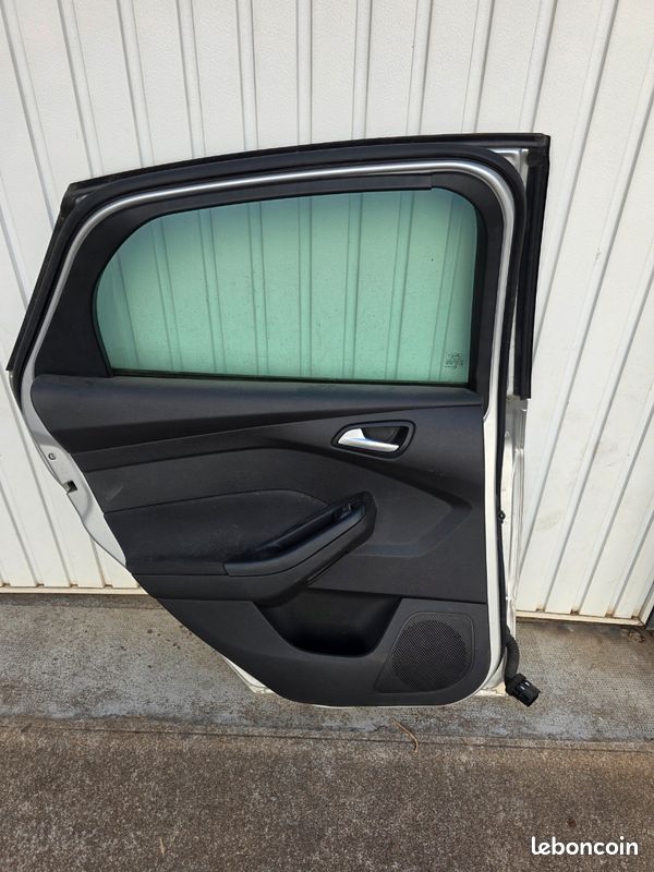 Porte arriere gauche ford focus mk3 (image 2)