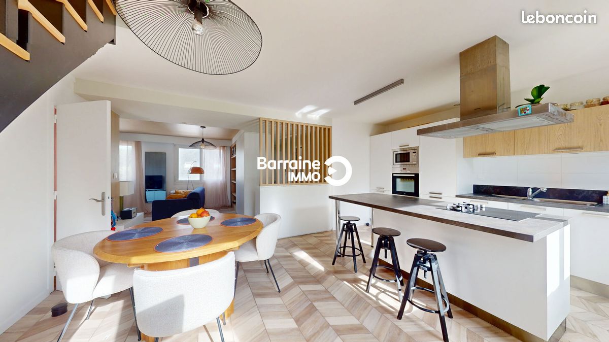 Maison 9 pièces 165 m² · à Plougonvelin · 165 m² · 441 000 €