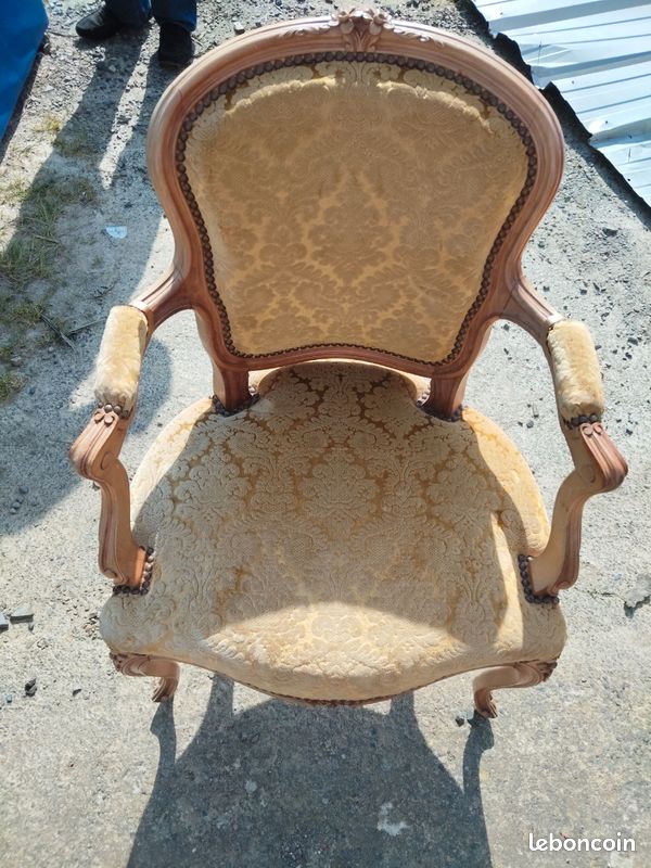 Fauteuil crapaud (image 1)