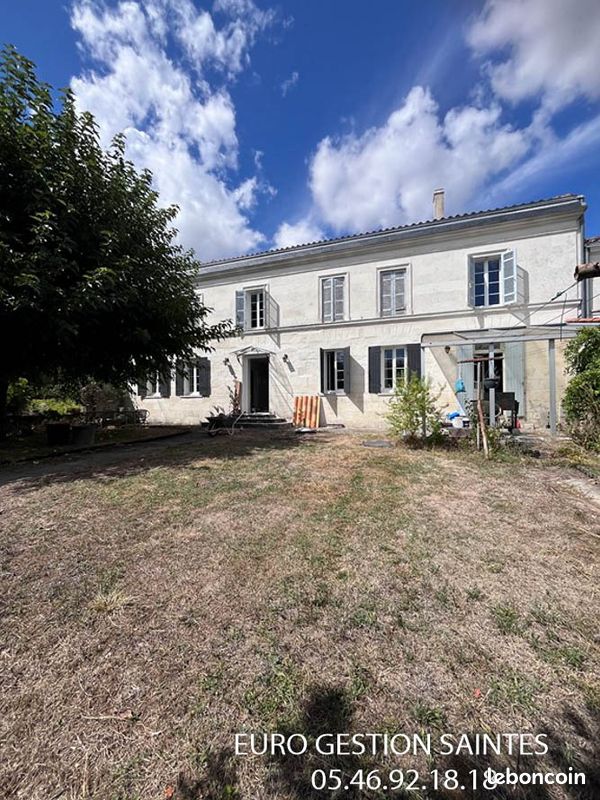 Maison 6 pièces 174 m² · à Saintes · 174 m² · 995 €/mois