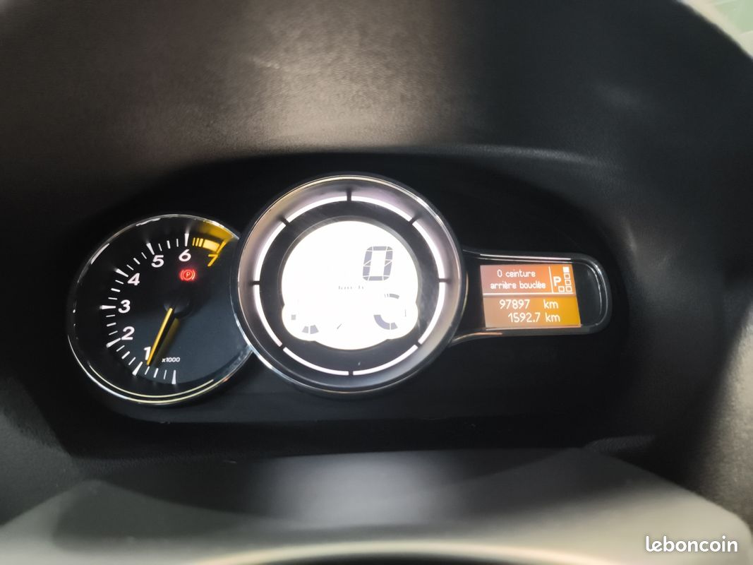 RENAULT MEGANE III BERLINE,CINQ PORTES 2.0 16V 140 PRIVILEGE BOITE AUTOMATIQUE 140Ch Garantie 12 mois (image 14)