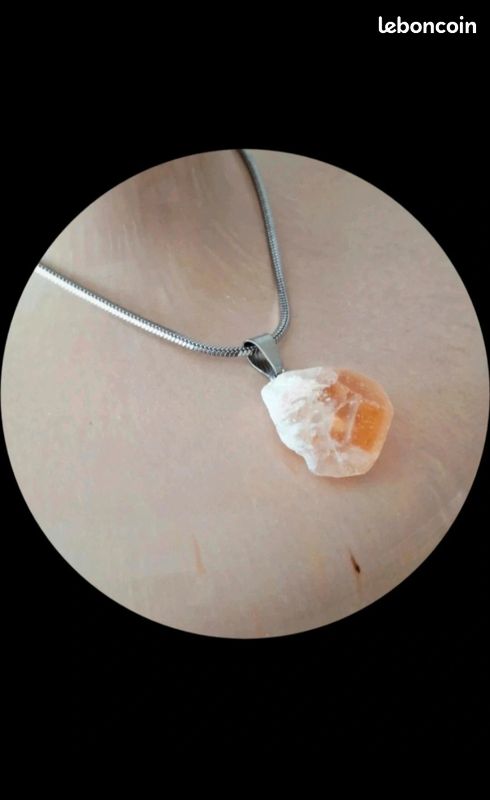 Chaine et pierre naturelle (image 1)