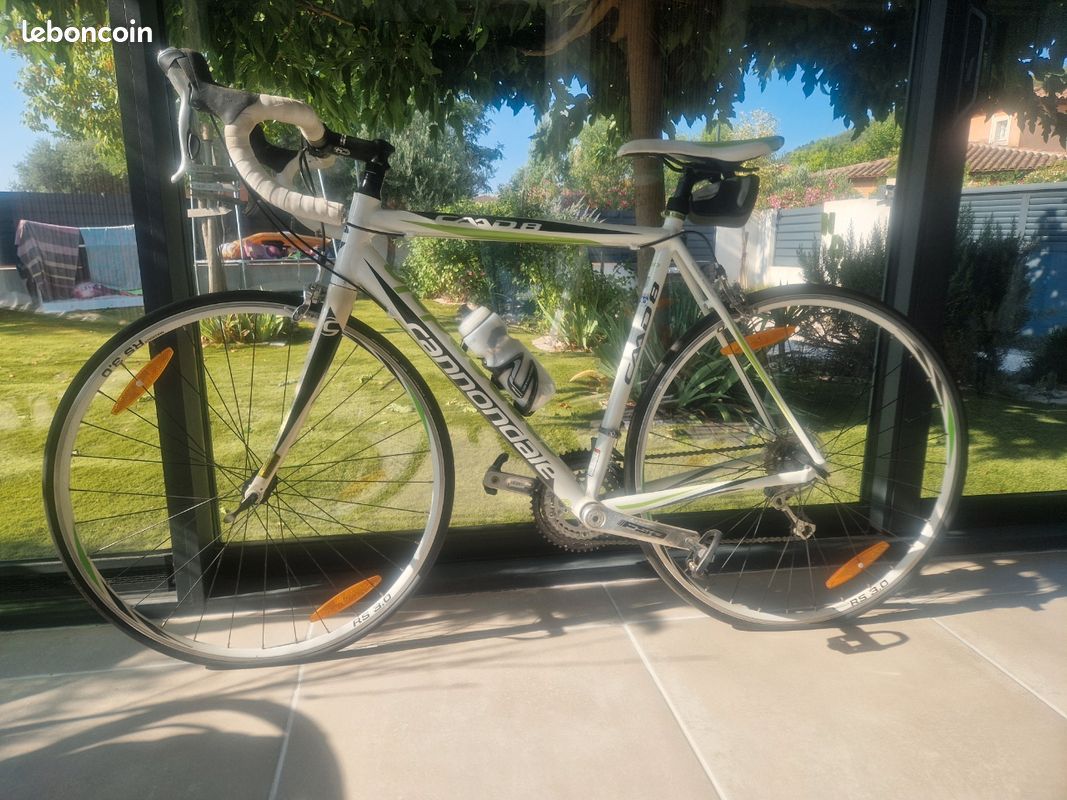 Velo route Cannondale CAAD8 TAILLE M 54 Vélos