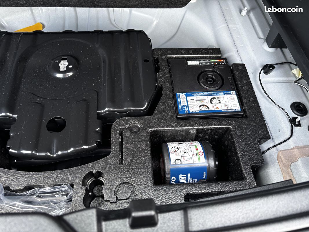 VOLVO XC40 B3 163 ch DCT7 Plus (image 18)