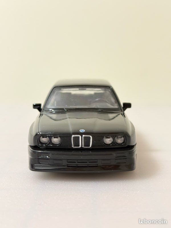 Voiture miniature 1/36 BMW M3 (image 3)