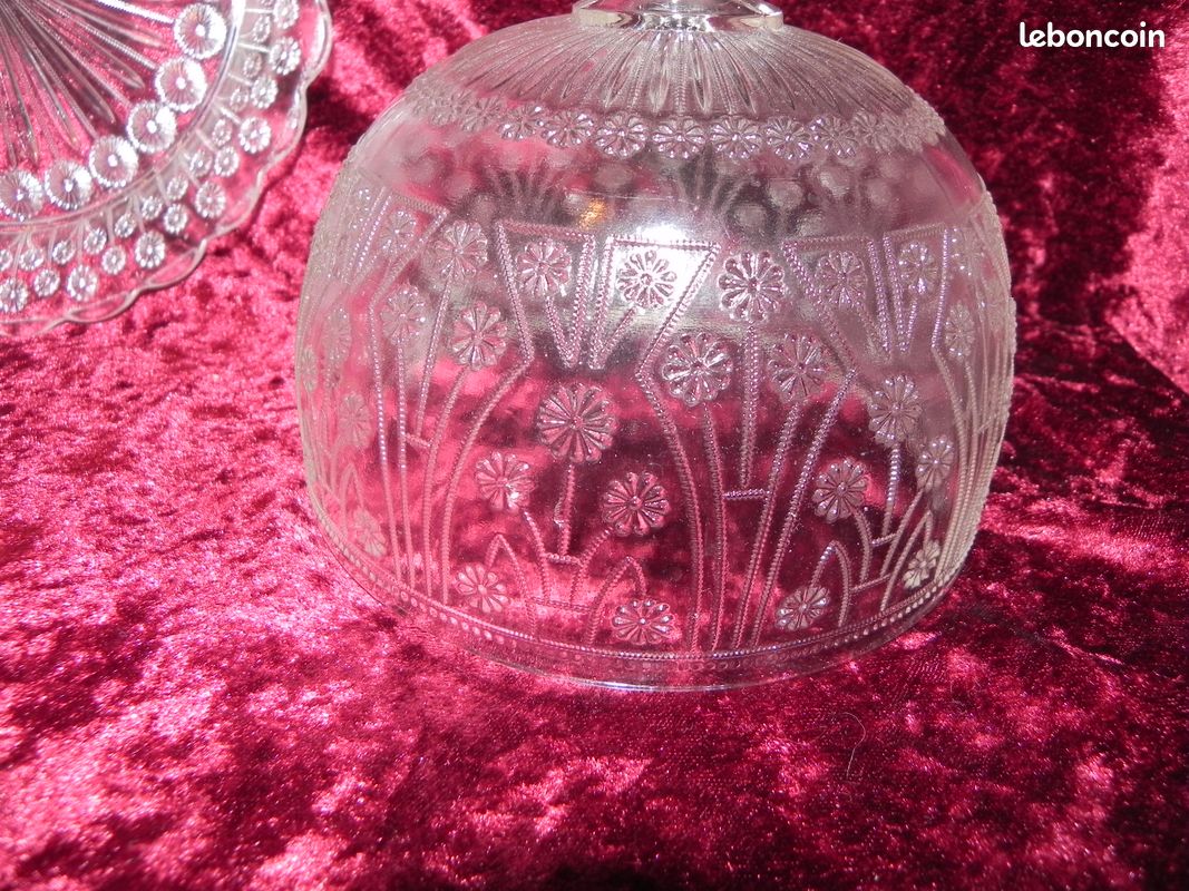 Belle ancienne cloche à fromage en verre moulé (image 14)
