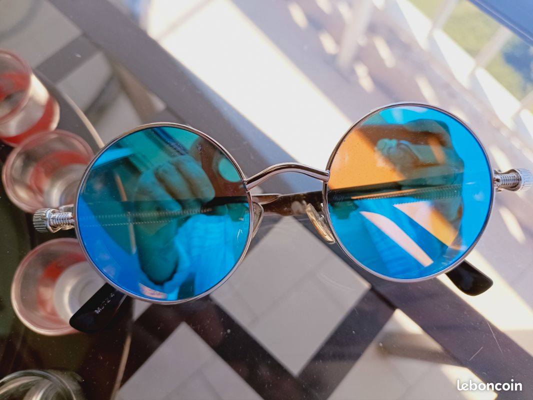 Lunettes de soleil CGID lot de Montres Bijoux