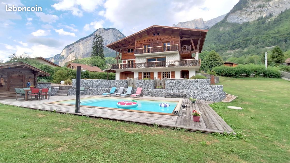 Maison 8 pièces 213 m² · à Magland · 213 m² · 795 000 €