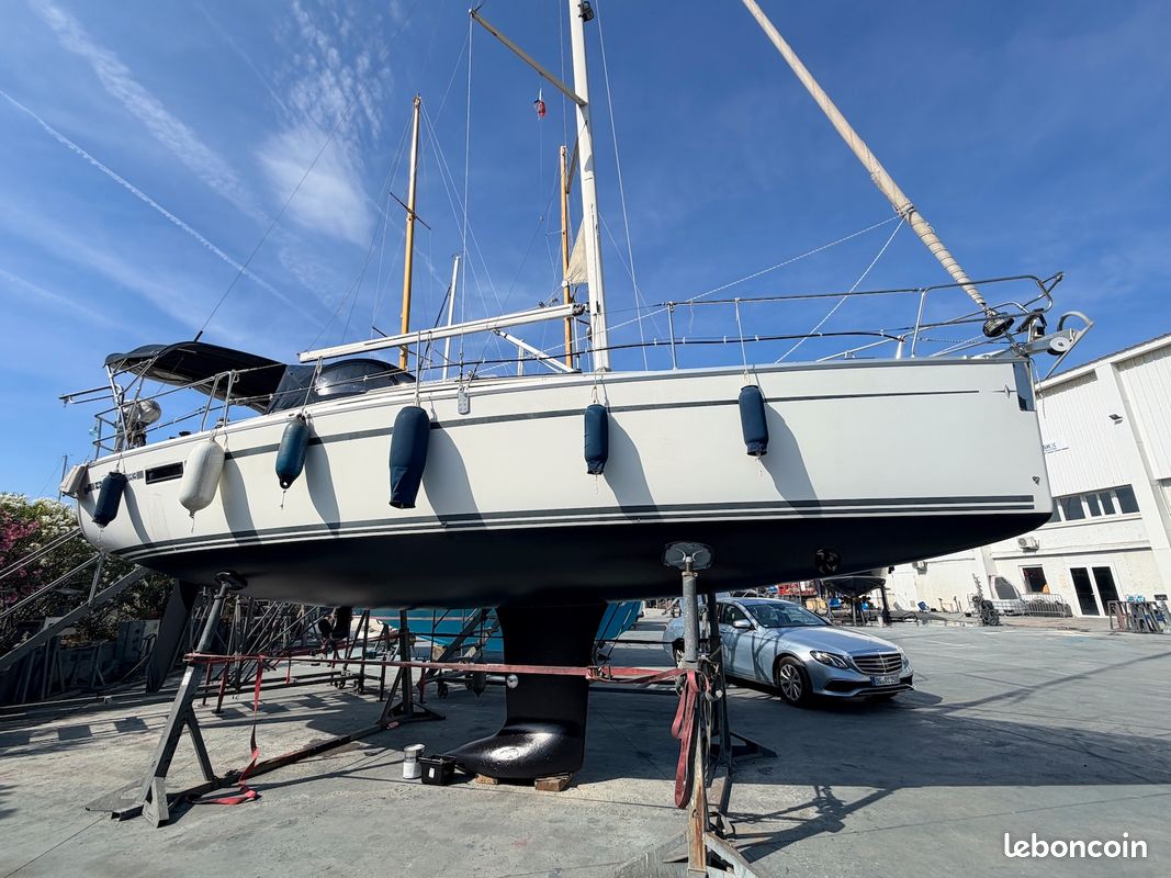 BAVARIA CRUISER 33 — View photo 1