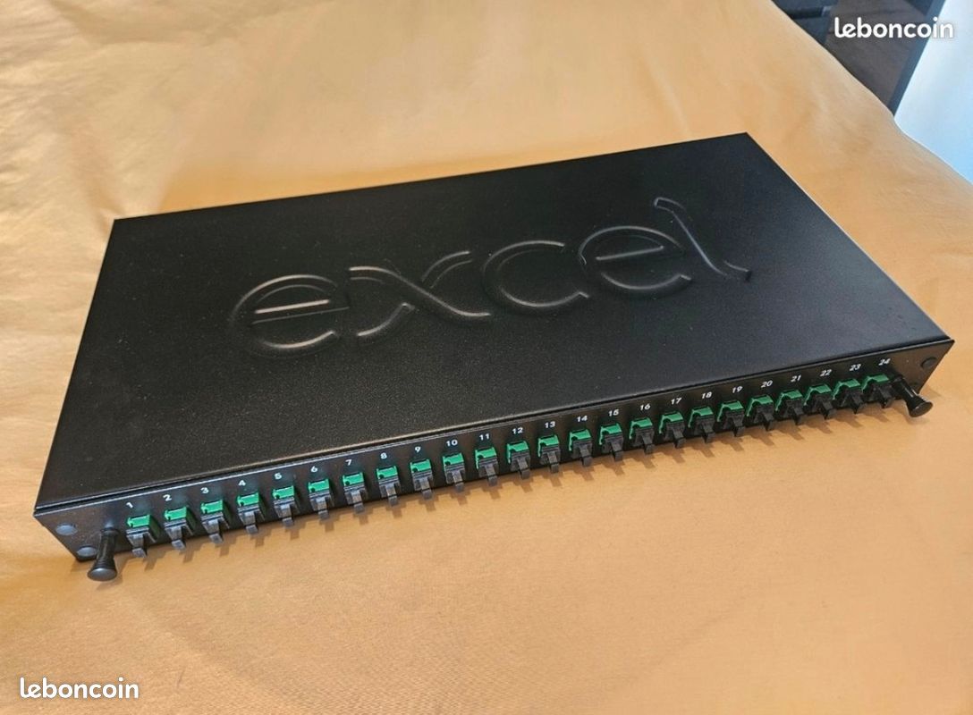 Panneau de brassage fibre optique Excel 24 ports LC APC Rack 19 (image 1)